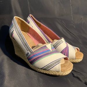 Toms Women’s wedges size 7
